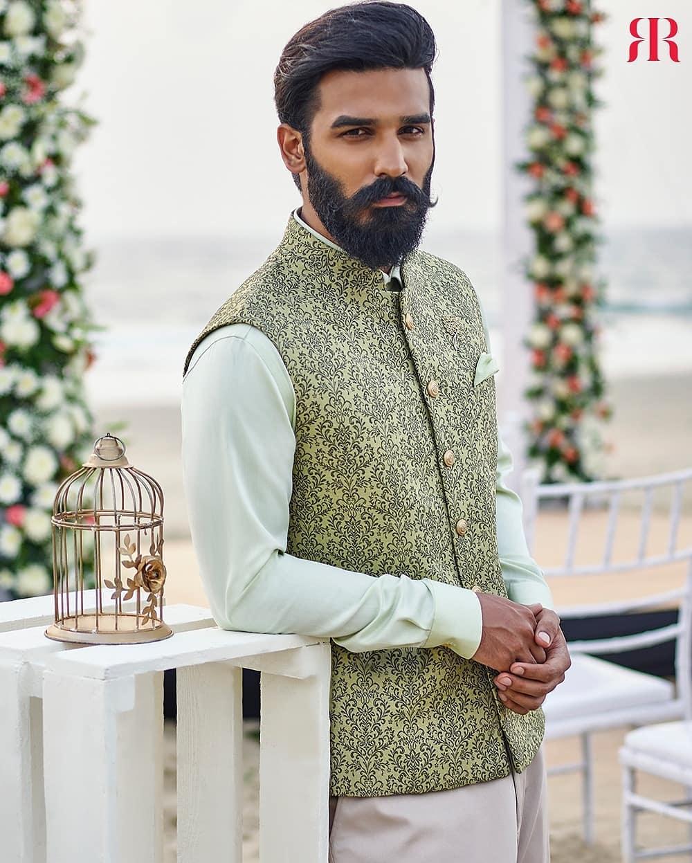 Voguish Diwali dresses for men to buy this festive season