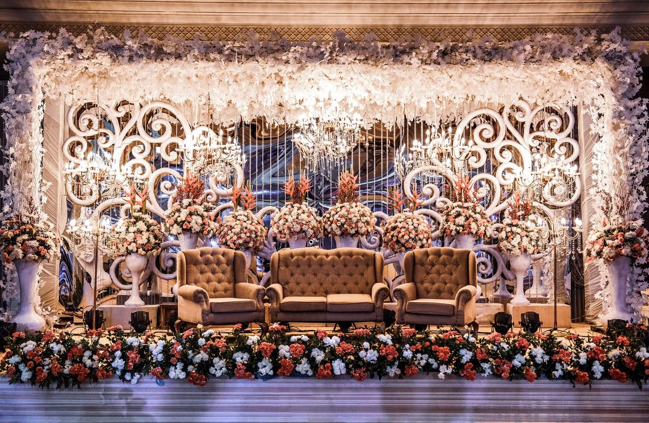 Nude Colours & Lights on Wedding Stage