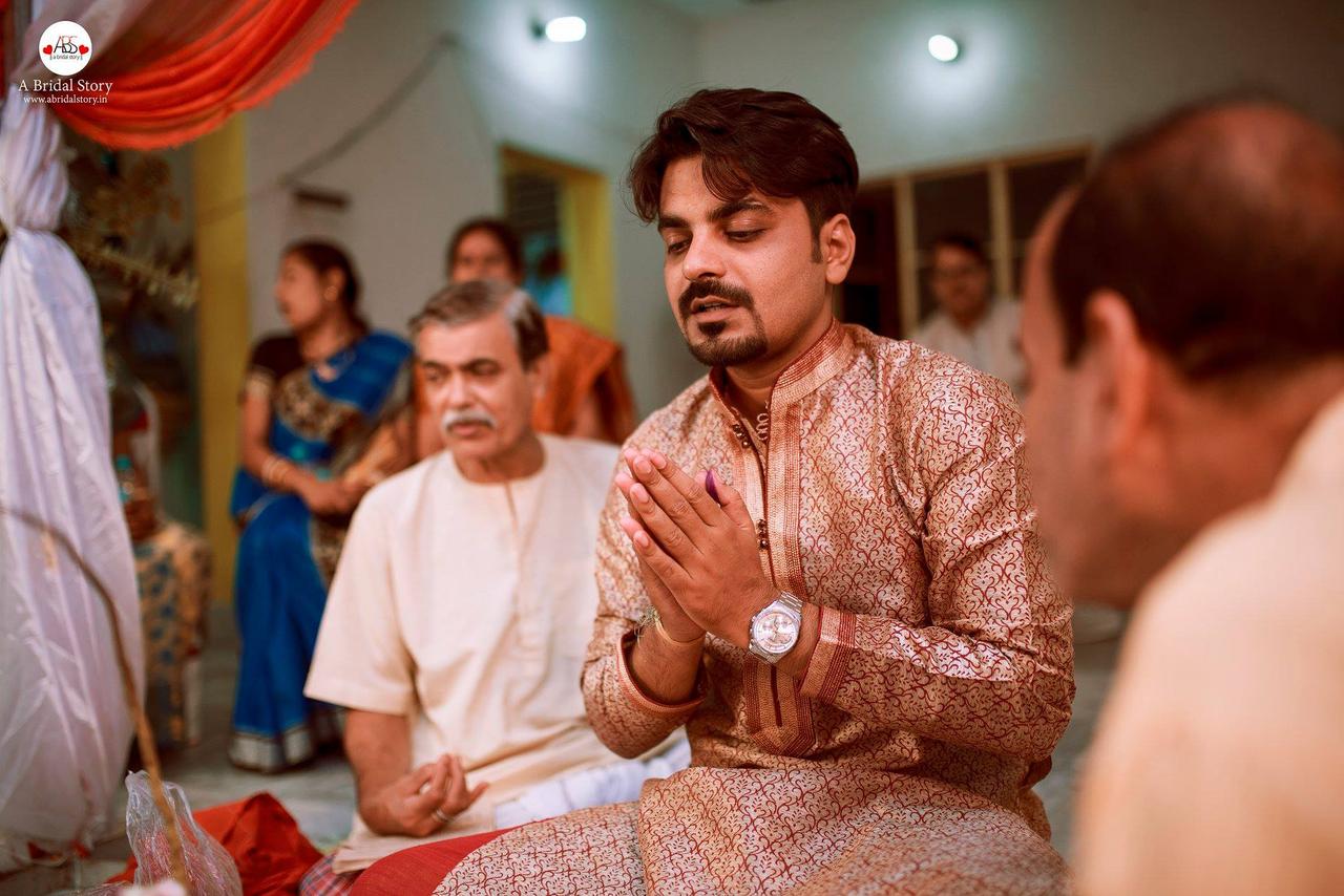 Let the Grooming Begin Check Out These Dashing Bengali Groom