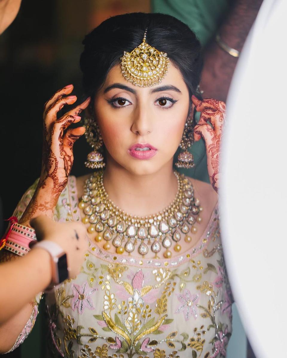 Takeaways From WeddingWire's Bridal Hair & Makeup Artists' Webinar