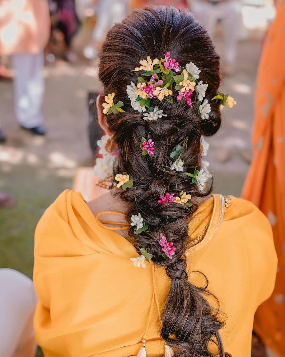 Floral trendy khopa🌼 Bride- @shwetac_11 ❤️ Hair by -  @makeupandhairbyroshnii . . . . #brideandgroom #makeuplook  #makeuptransforma... | Instagram