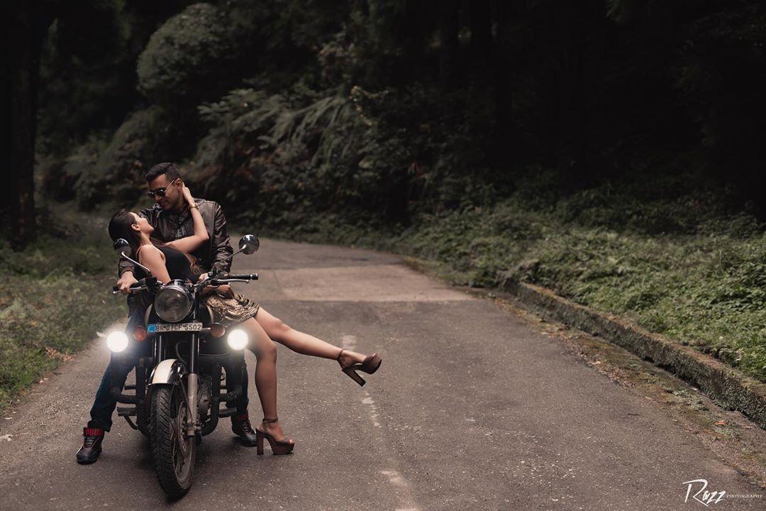 Couple posing on the bike - PixaHive