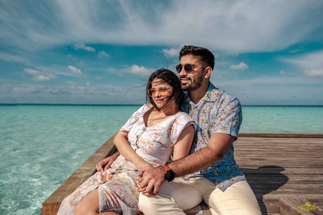 Half length portrait of happy girl posing while creating selfie content for  making vlog about trip to Maldives, cheerful woman with modern smartphone  technology taking pictures via mobile app Stock Photo |