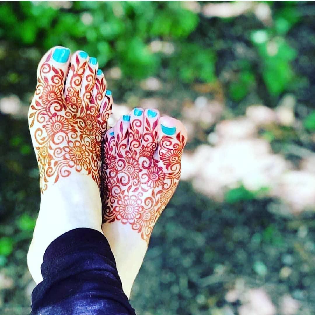 flower mehndi || Simple Stylish Mehndi Design for Feet || Leg Mehndi Design  | New Foot Mehndi Design - YouTube