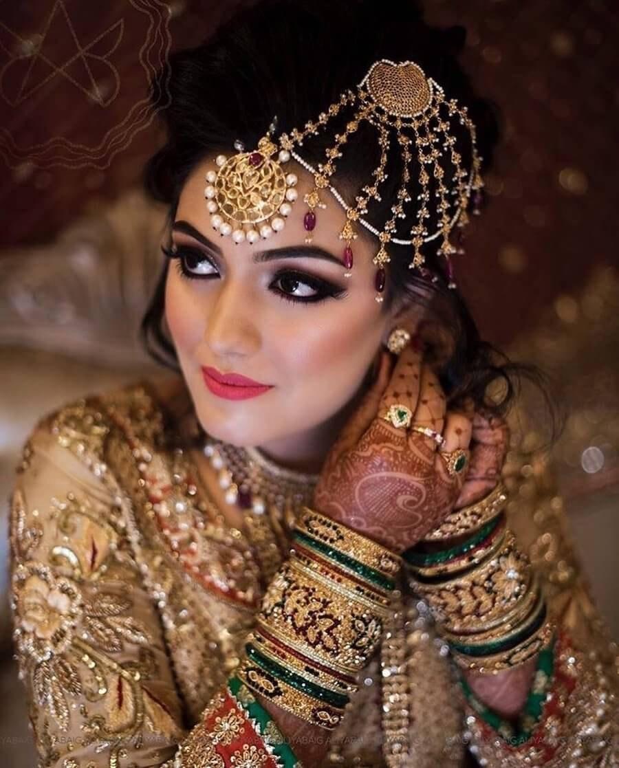 Phi Lợi Nhuận - there are tons of Wedding hairstyles for brides trending  they can glorify for Barat, Waleema, Mehendi, after wedding parties and  other occasions. Brides like to possess flowers, dupatta,
