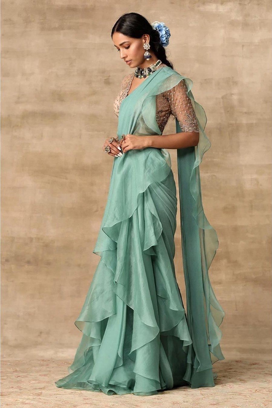 KALINI Embellished Pure Georgette Ready To Wear Saree Price in India, Full  Specifications & Offers | DTashion.com