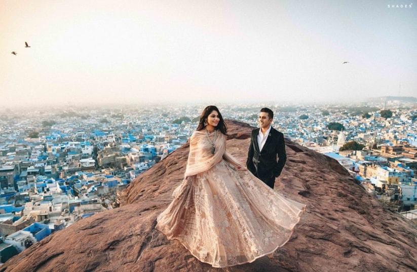This couple chose the beauty of Kishangarh and Jaipur's Amber Fort for  their pre-wedding shoot | Pre wedding, Wedding shoot, Pre wedding shoot  ideas