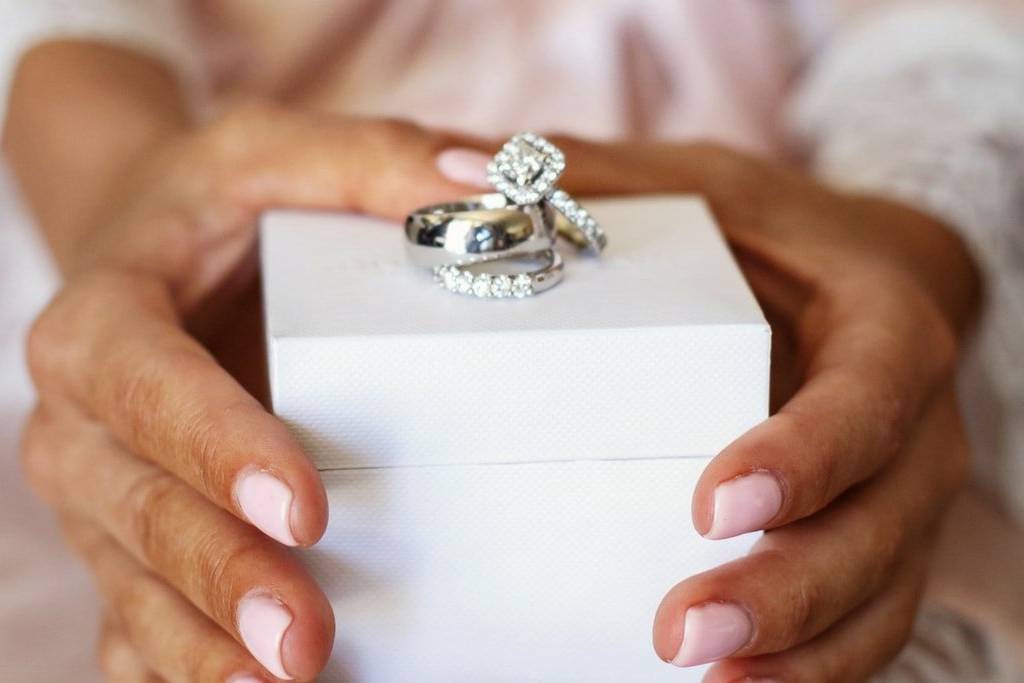 Premium Vector | Beautiful couple wedding ring with diamond