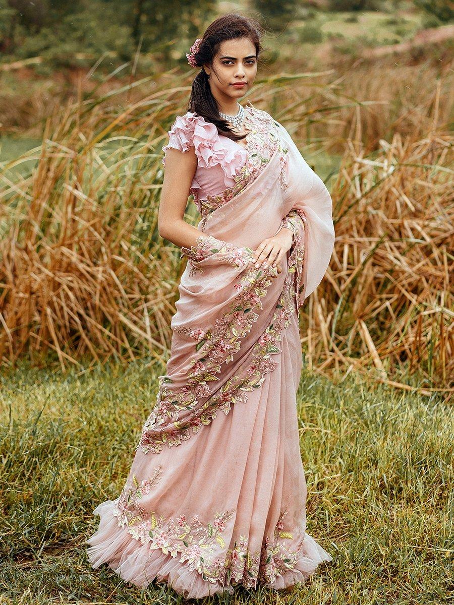 Karwa chauth dress ideas 2020: प‍िया का द‍िल जीतने को ऐसे हों तैयार, देखें  2020 के सेलेब स्‍टाइल ट्रेंड, Karva Chauth outfit Ideas 2020, Bollywood  actress style inspiration karwachauth