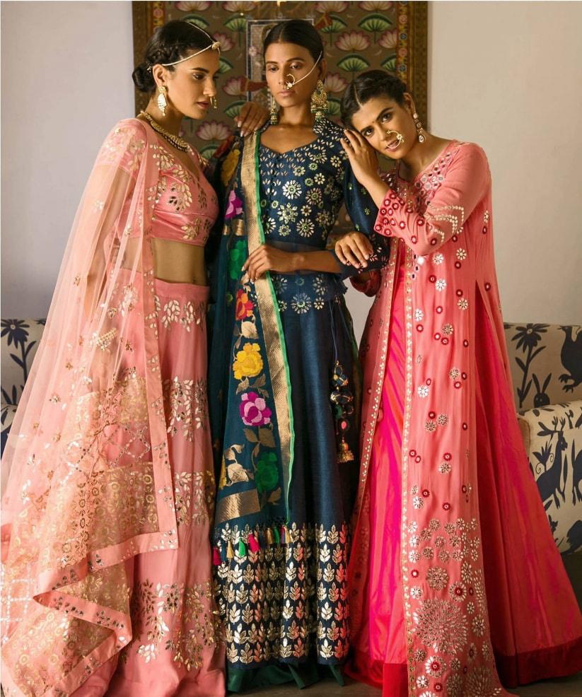 Something glam something elegant yet sexy! Mirror embroidered lehenga by  @dinkarmalhotracouture 📍5 C, Dada Jungi Lane, Shahpur Jat… | Instagram