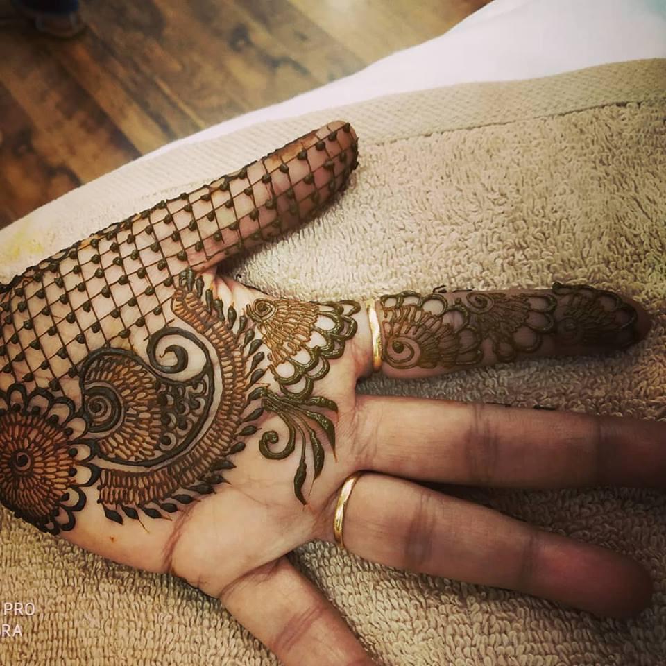 The Bridal Box - All Your Wedding Needs @ One Place | Henna tattoo hand,  Arabic bridal mehndi designs, Mehndi designs for hands