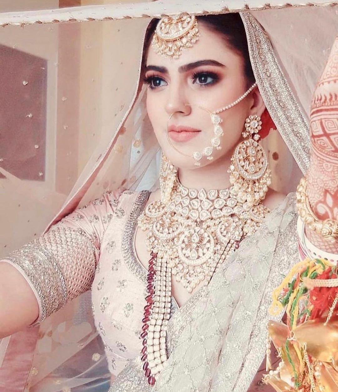 The Only Wedding Outfits & Jewellery Handbook Every Punjabi Bride ...