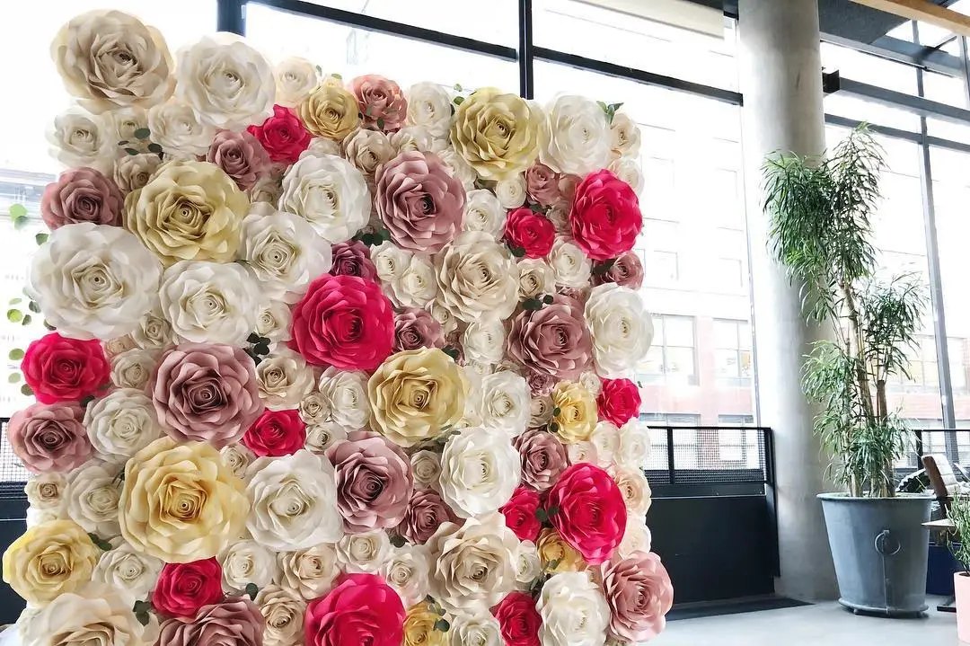 8 Paper Flower Wall Décor Ideas to Deck the D-day Venue Up for You