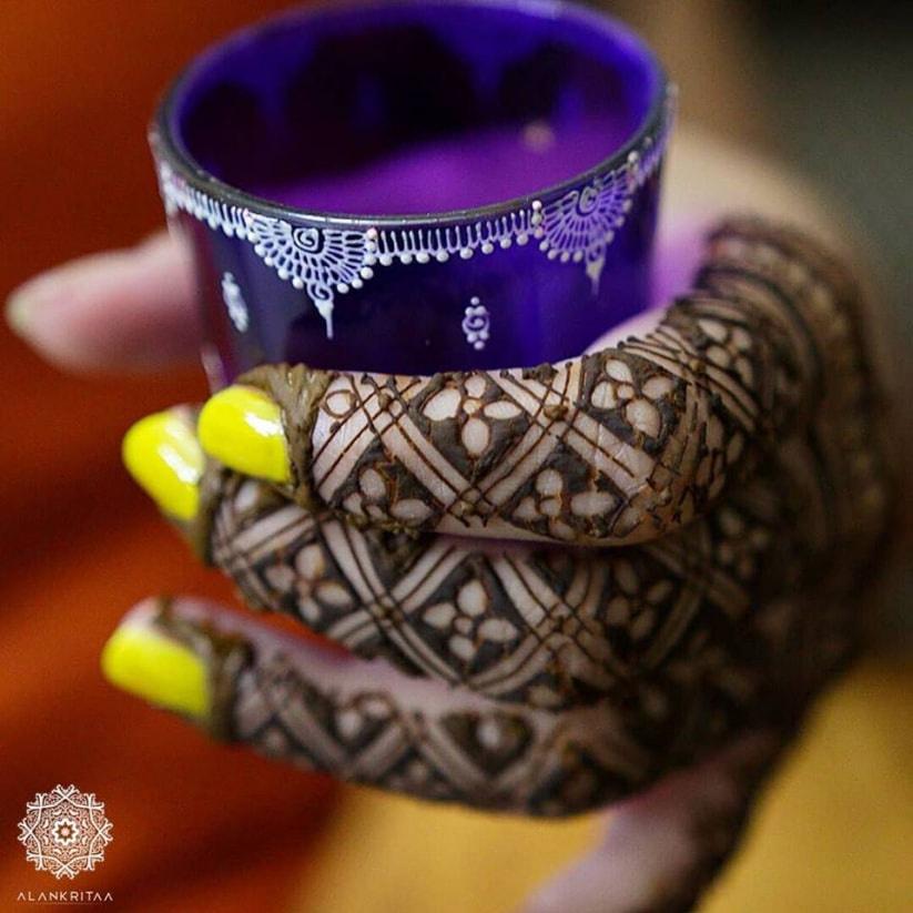 15+ Unique Peacock Motif Mehndi Designs That We Absolutely ADORE! |  WeddingBazaar