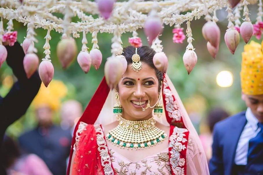 All Possible DIY Phoolon Ki Chadar Ideas to Customise Your Bridal Entry