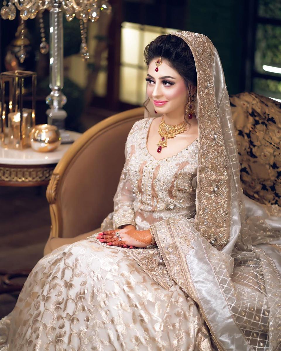 10 Pakistani Wedding Dresses Real Brides Wore As Fashiongoals 4629