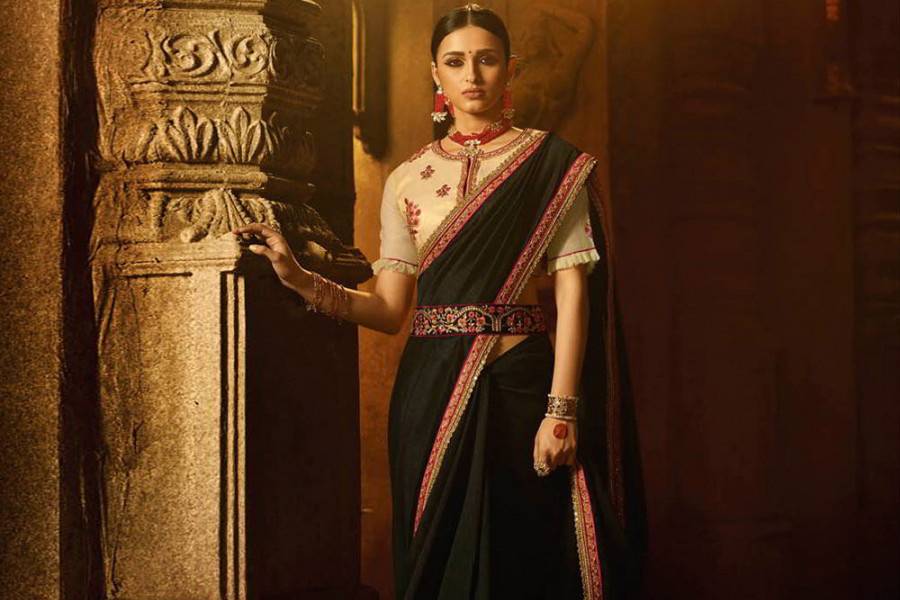 Trending Belted Sarees for that Stylish Look and the History of