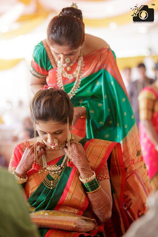 10+ Maharashtrian Bridal Looks That Gave Us A Run For Our Money! | Bridal  looks, Nauvari saree, Bride poses