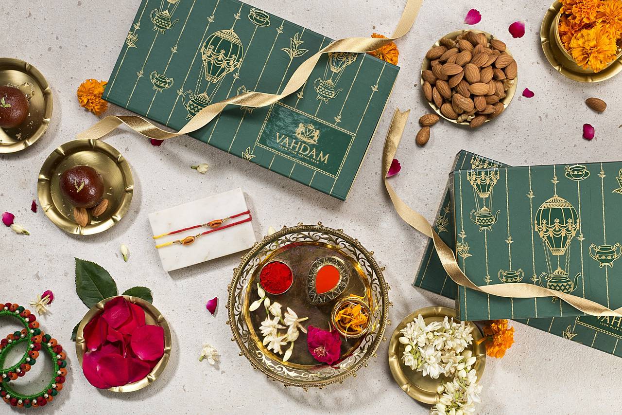 5 Ferns N Petals Rakhi Gift Combos For Your Brother/Sister That Are Oh-So  Nostalgic - India's Largest Digital Community of Women | POPxo