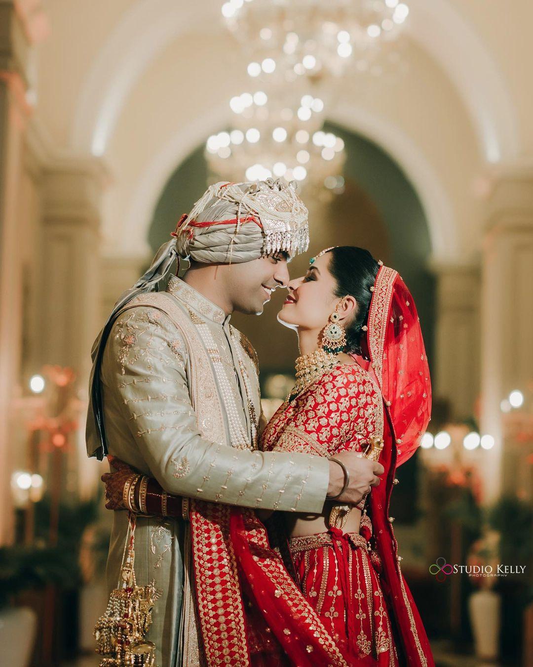 Indian Bride and Groom Pose for Beautiful Portraits Stock Image - Image of  portraits, holding: 120710207