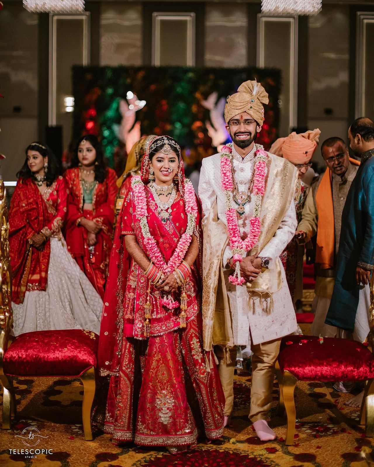 Traditional Gujarati Wedding with Pin-worthy Decor & Interesting Love  Story! | WeddingBazaar