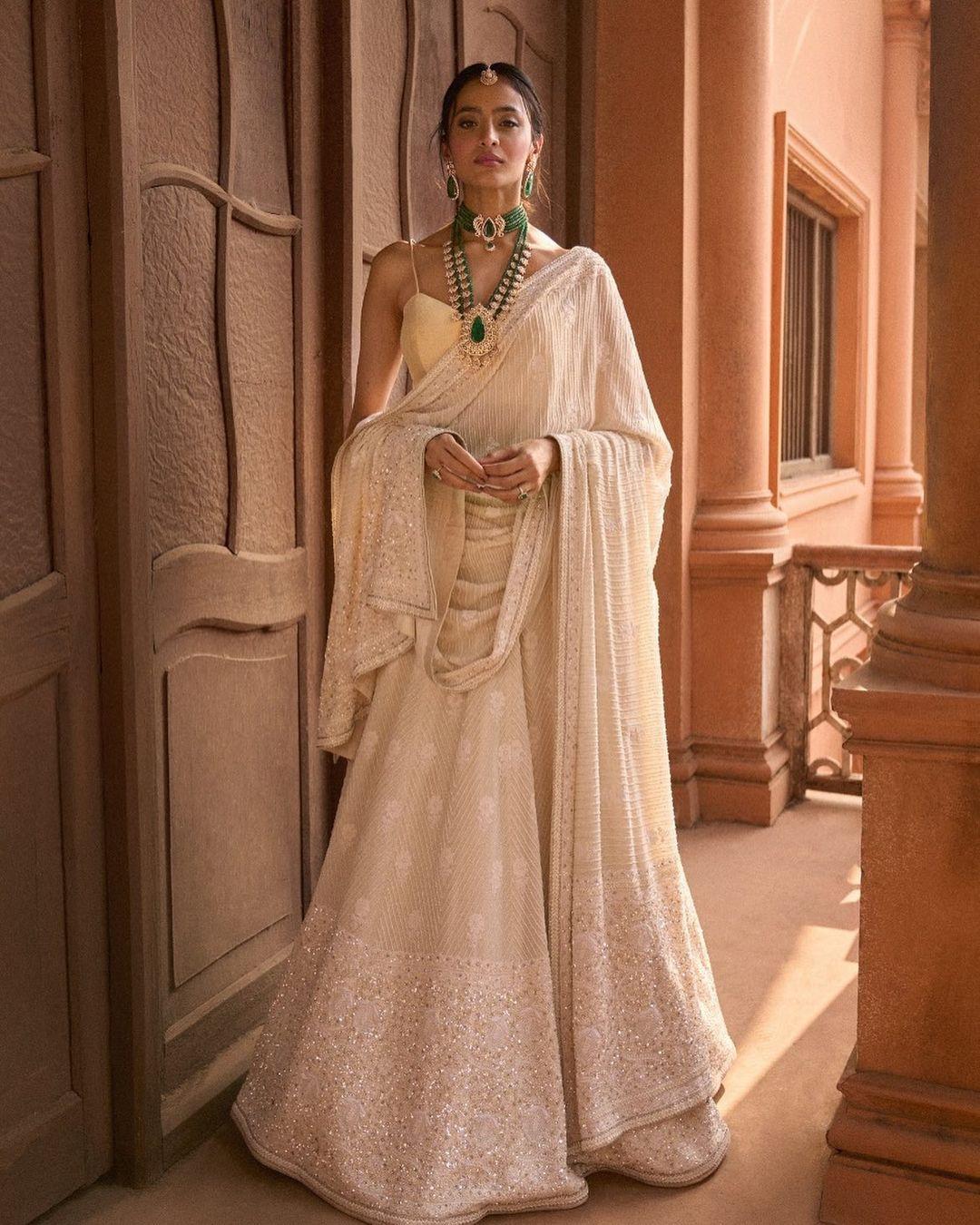 Style Guide For Modern Indian Brides To Achieve Minimal Look On