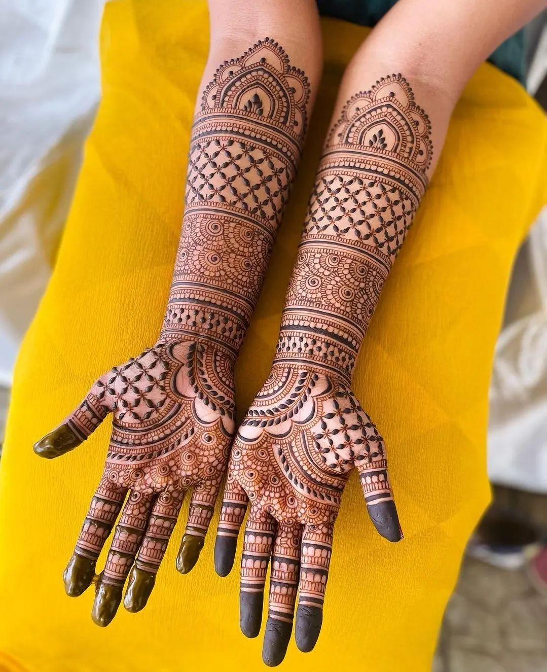 For this type of Exclusive Bridal mehndi art Contact bridal mehndi artist -  Jyoti Chheda - Availa… | Henna designs hand, Latest mehndi designs, Basic  mehndi designs