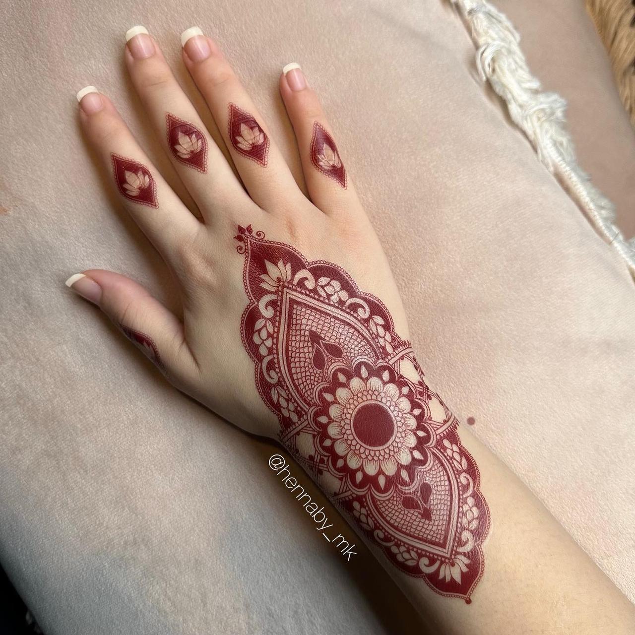 Henna Tattoo Stock Photo - Download Image Now - Henna Tattoo, Hand, Henna  Tree - iStock