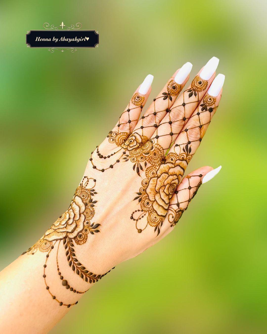 100 Simple And Easy Mehndi Designs For Brides 22