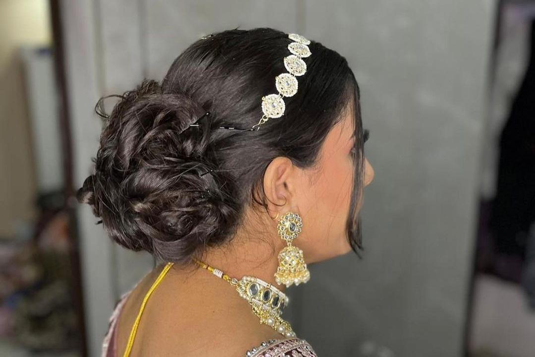 51 Stunning Wedding Hairstyles For A Round Face | Bridal hairstyle indian  wedding, Unique wedding hairstyles, Indian bridal hairstyles