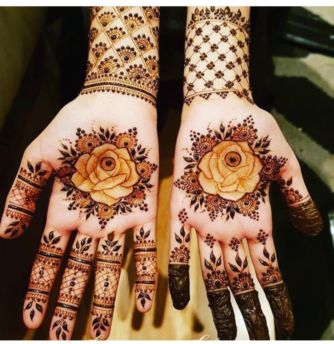 35+ Traditional Mehendi Designs For Every Type Of Bride! | WedMeGood