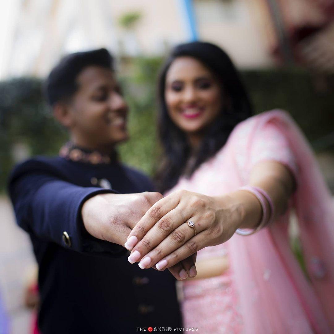 Pin by Kartik Mirchandani on Fashion | Engagement pictures poses, Indian  wedding couple photography, Wedding couple poses photography