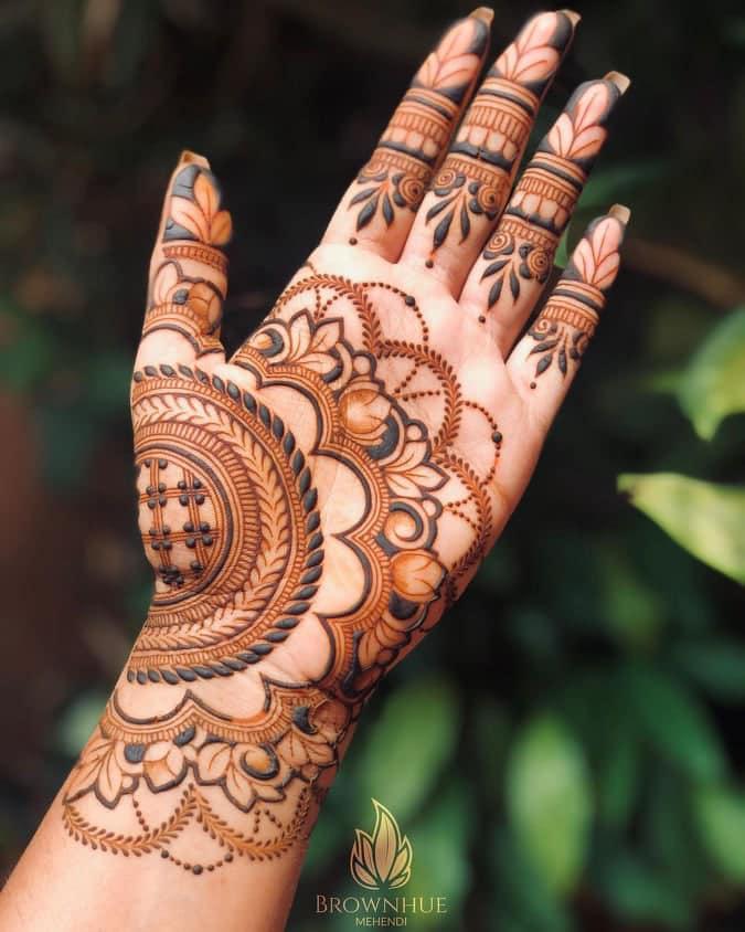 Simple Arabic mehendi designs. | Indian henna designs, Modern henna  designs, Mehndi designs | Modern henna designs, Khafif mehndi design,  Latest mehndi designs