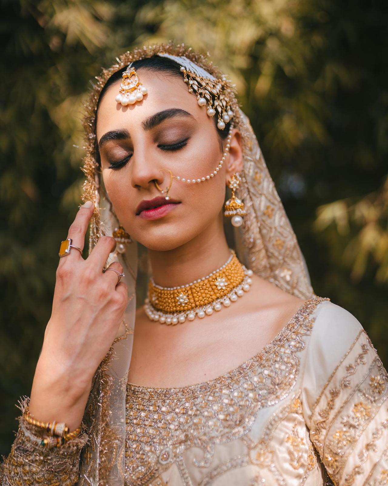 30+ Stunning Choker Necklace Designs To Elevate Your Bridal Look