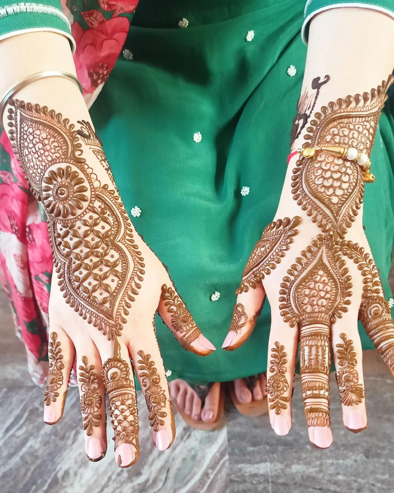 mehndi design back hand simple