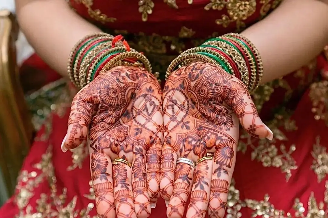 Beautiful Bridal Mehndi Design for Hands