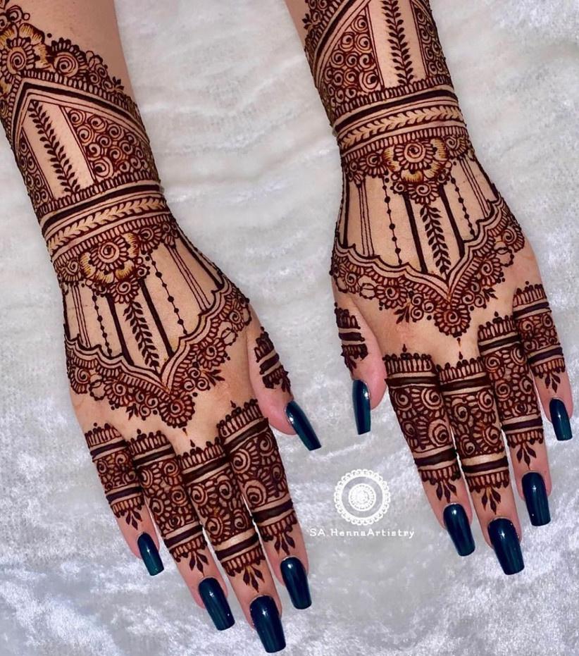 New bride Parineeti Chopra's mehendi for first Karwa Chauth has a fab design.  Seen yet? - India Today