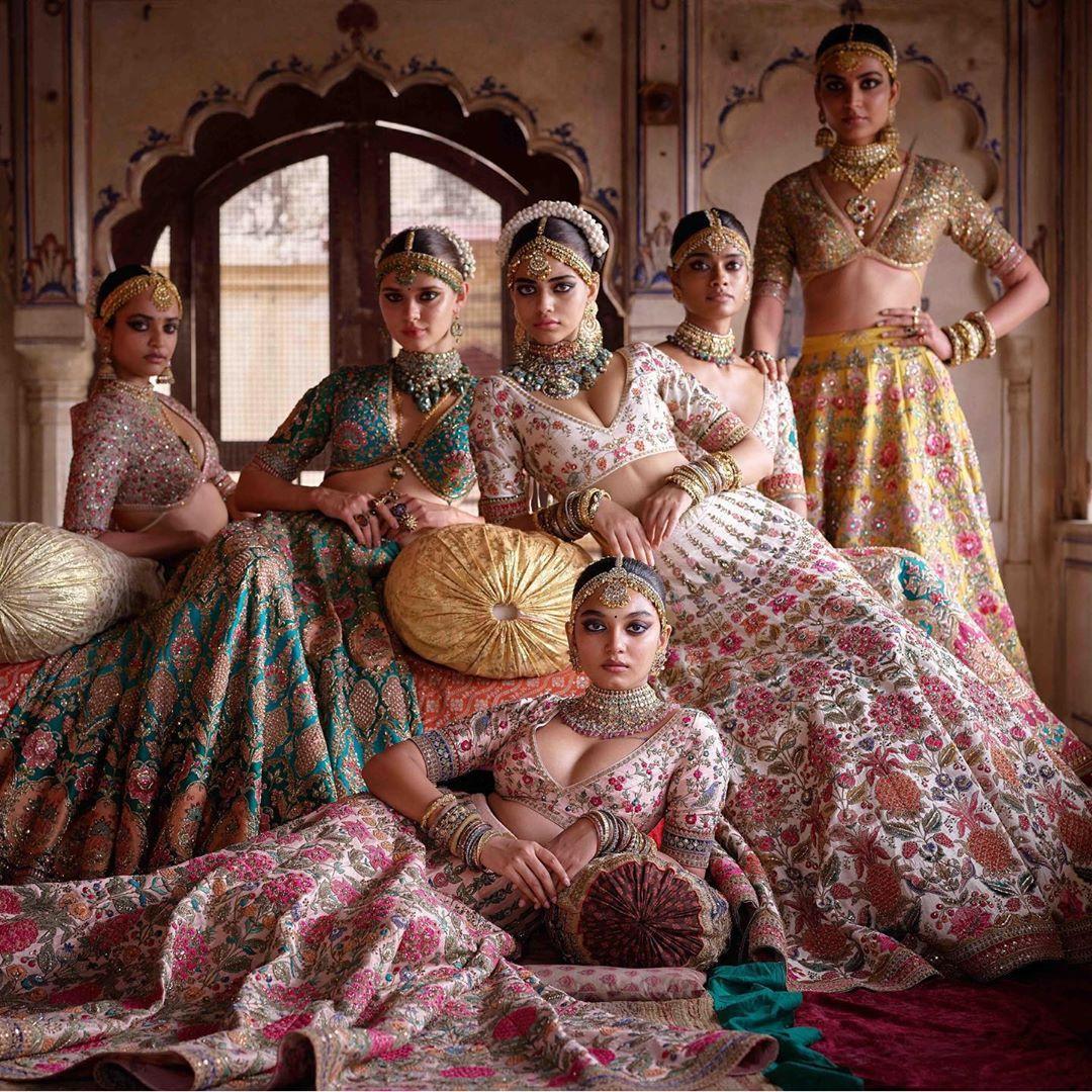 We're in absolute awe of this gorgeous Sabyasachi bride who shone brightly  on her big day in this stunning Sabyasachi Red lehenga. ❤ ... | Instagram