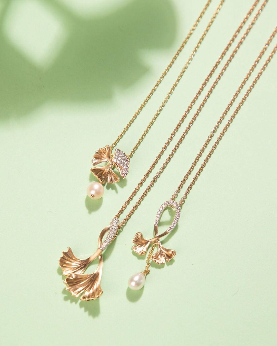 Small gold necklace on sale designs