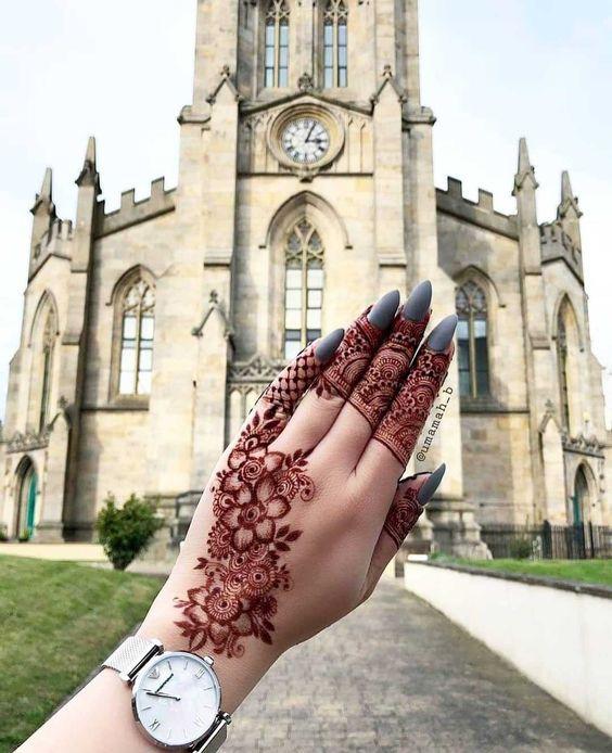 Latest 15 Simple Arabic Mehndi Designs This Wedding Season! - Hiscraves