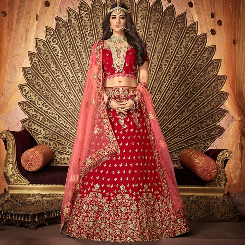 Indian Wedding Dresses: Buy Latest Indian Wedding Outfits Online | Utsav  Fashion