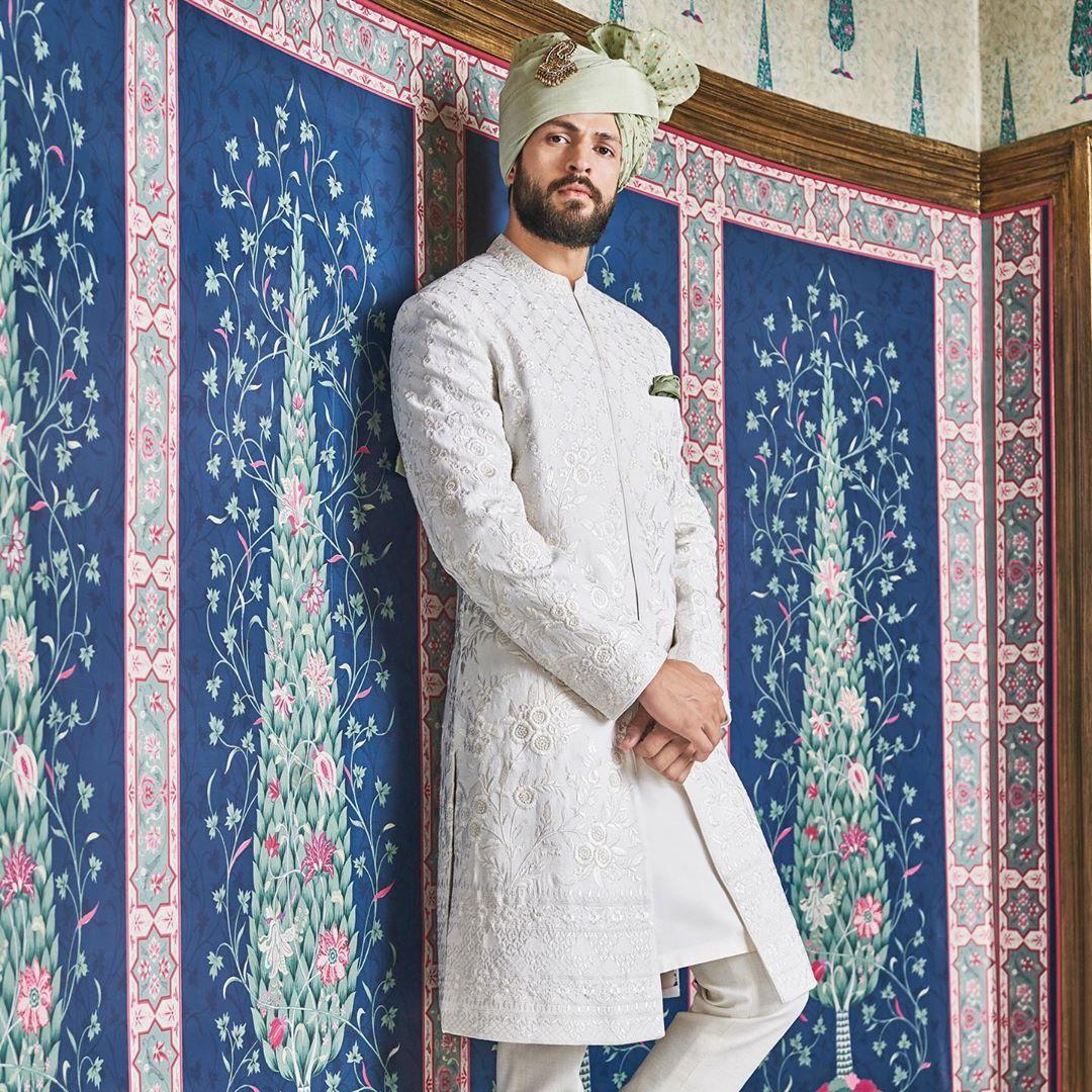 Jaw Dropping White Sherwani Styles For The Grooms