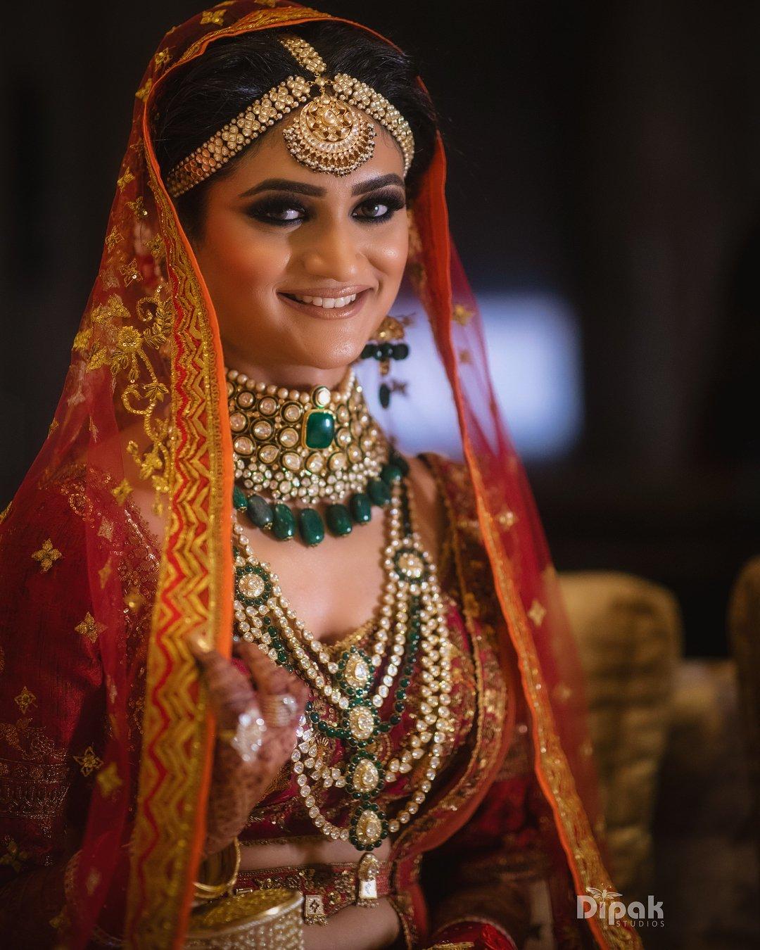 Bride with kundan deals jewellery