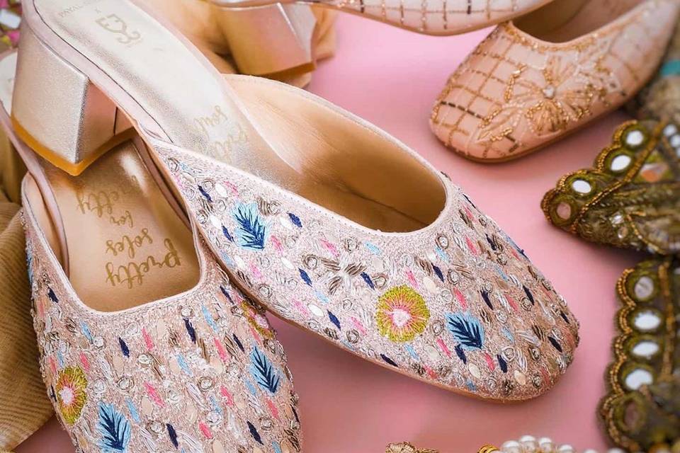 Clear Wedding Shoes: 20+ Ideas + FAQs