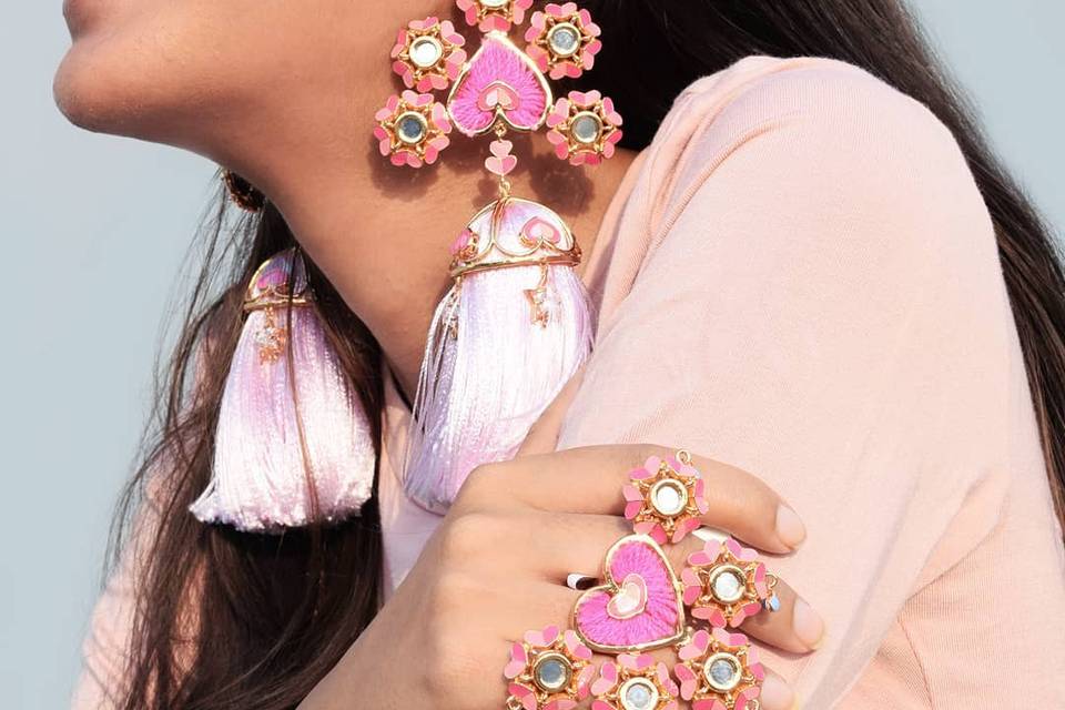 9 Gorgeous Thread Jewellery Designs to Add a Twist to Your Look