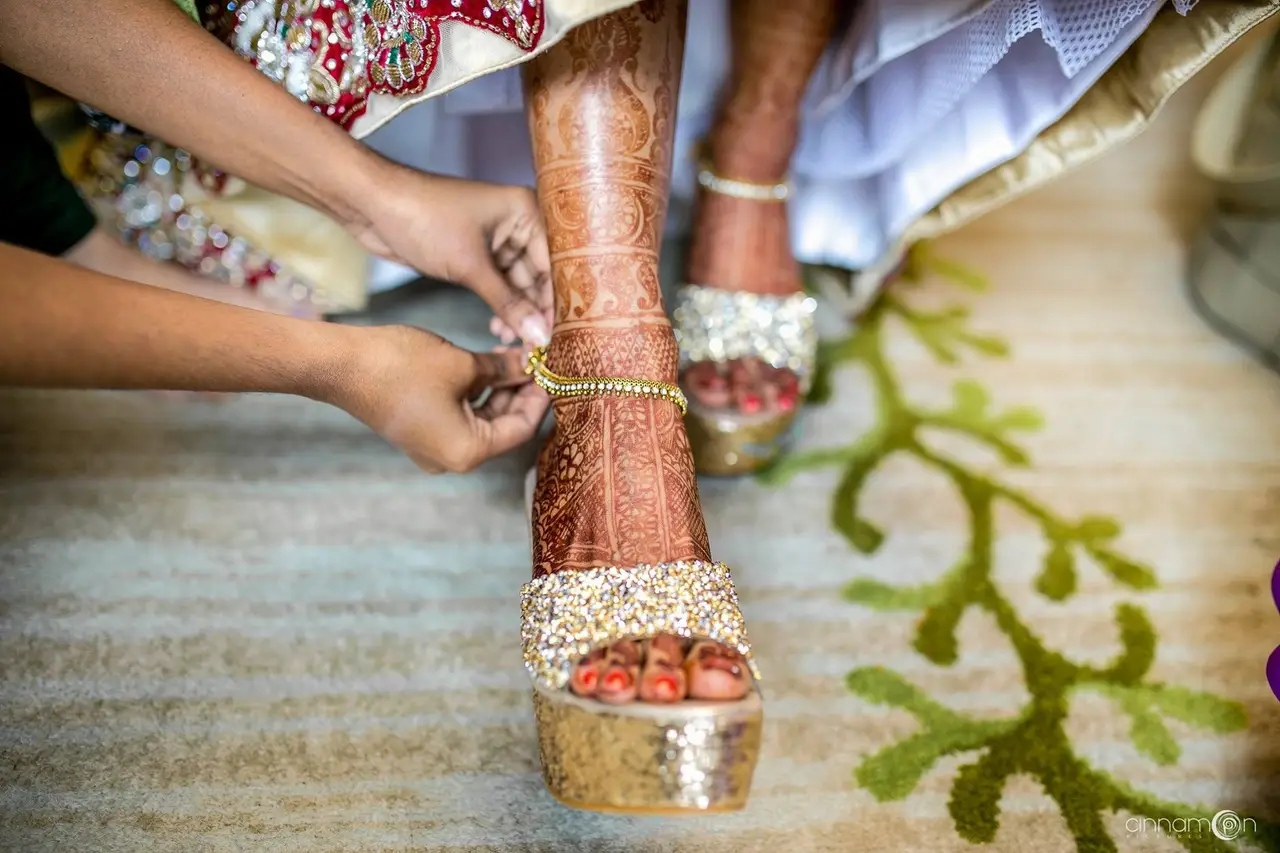 24 Best Gold Wedding Shoes