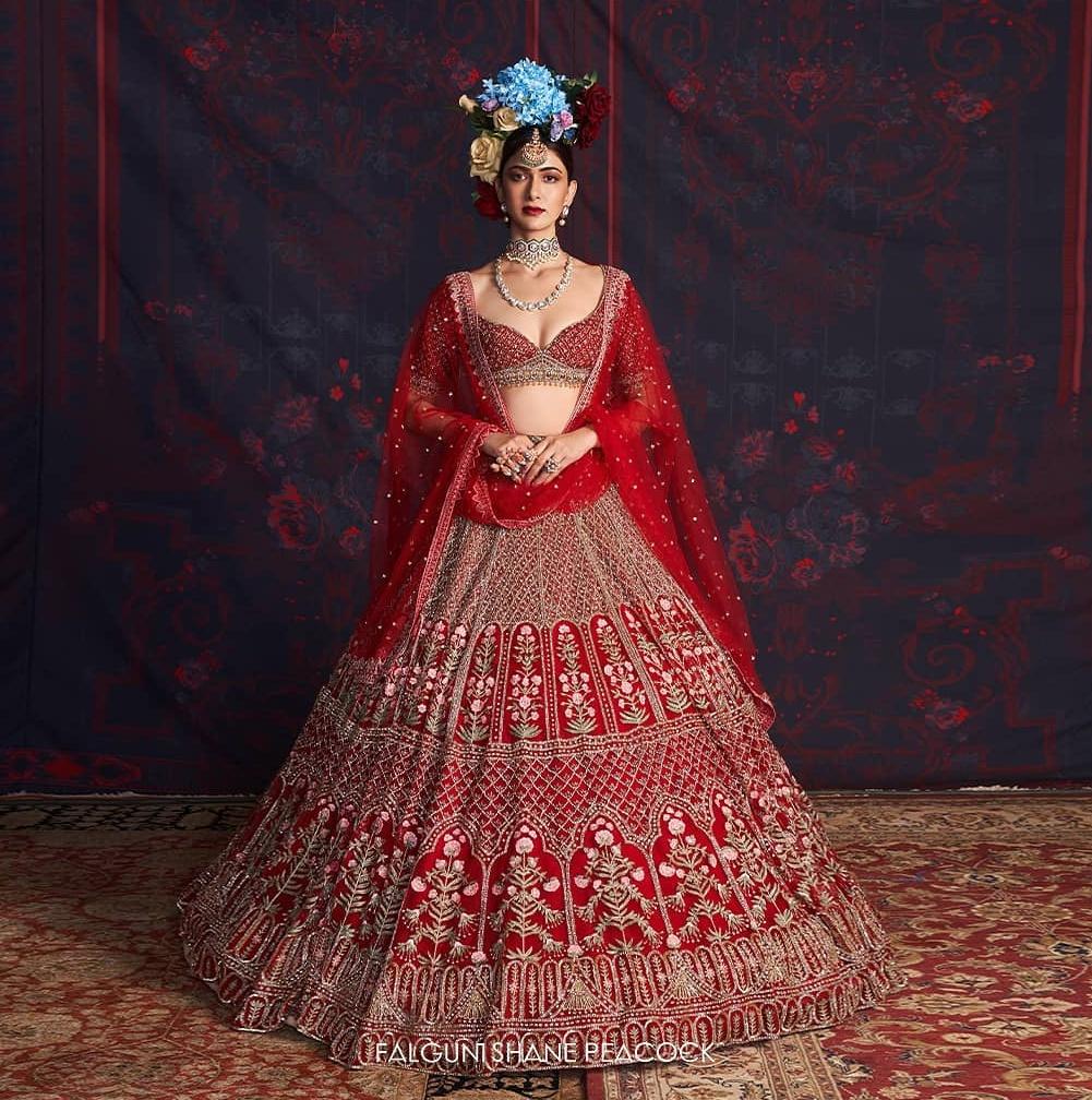 13 Not-Too-Heavy Lehengas For Your BFF's Shaadi…With The Prettiest Blouses  – India's Wedding Blog