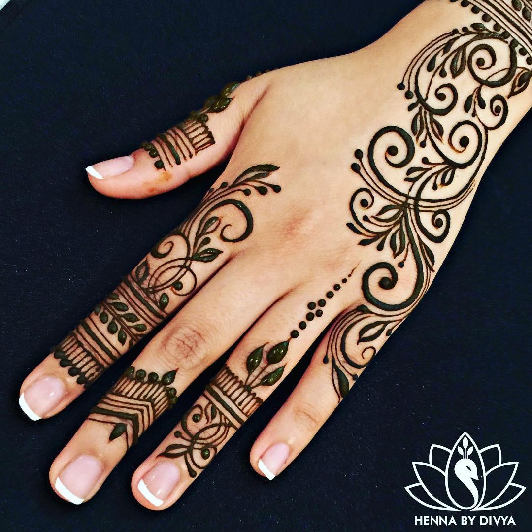 22 Easy Henna Designs for Beginners for Your Hands & Feet