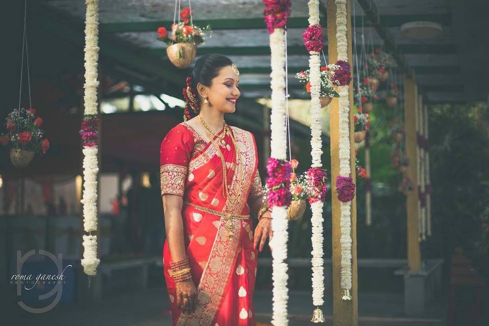 5 'How to Wear Saree in Different Style' Tutorials That Can Give Your  Bridal Drape A Regional Turn