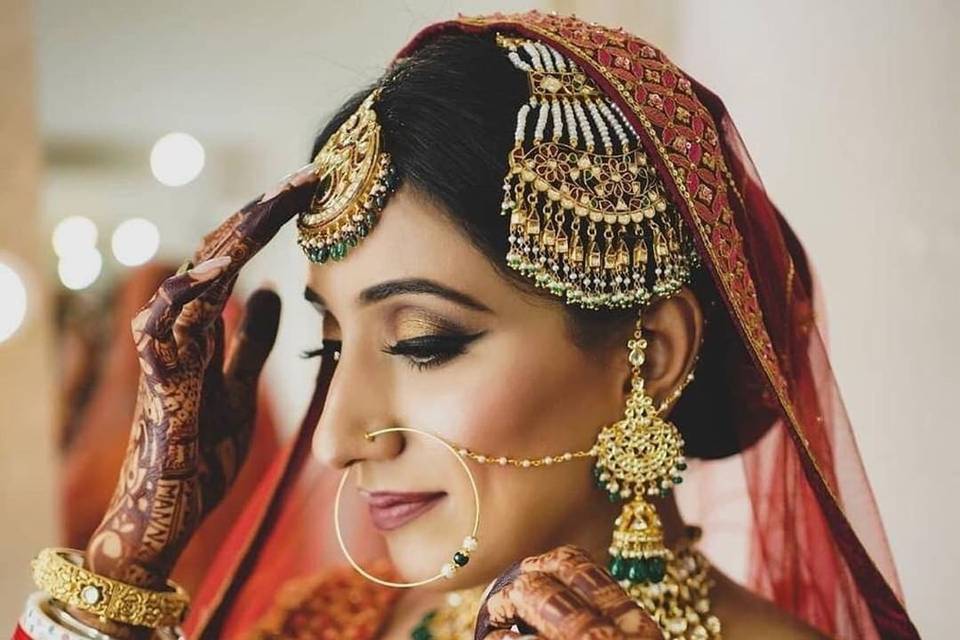 4 Best Bridal Hair Jewelry for Indian Brides (+Tips)